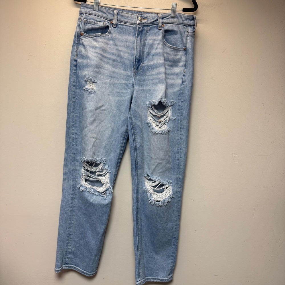 American Eagle Mom‎ Straight Jean Womens 14 Light Blue Excellent Distressed Rip